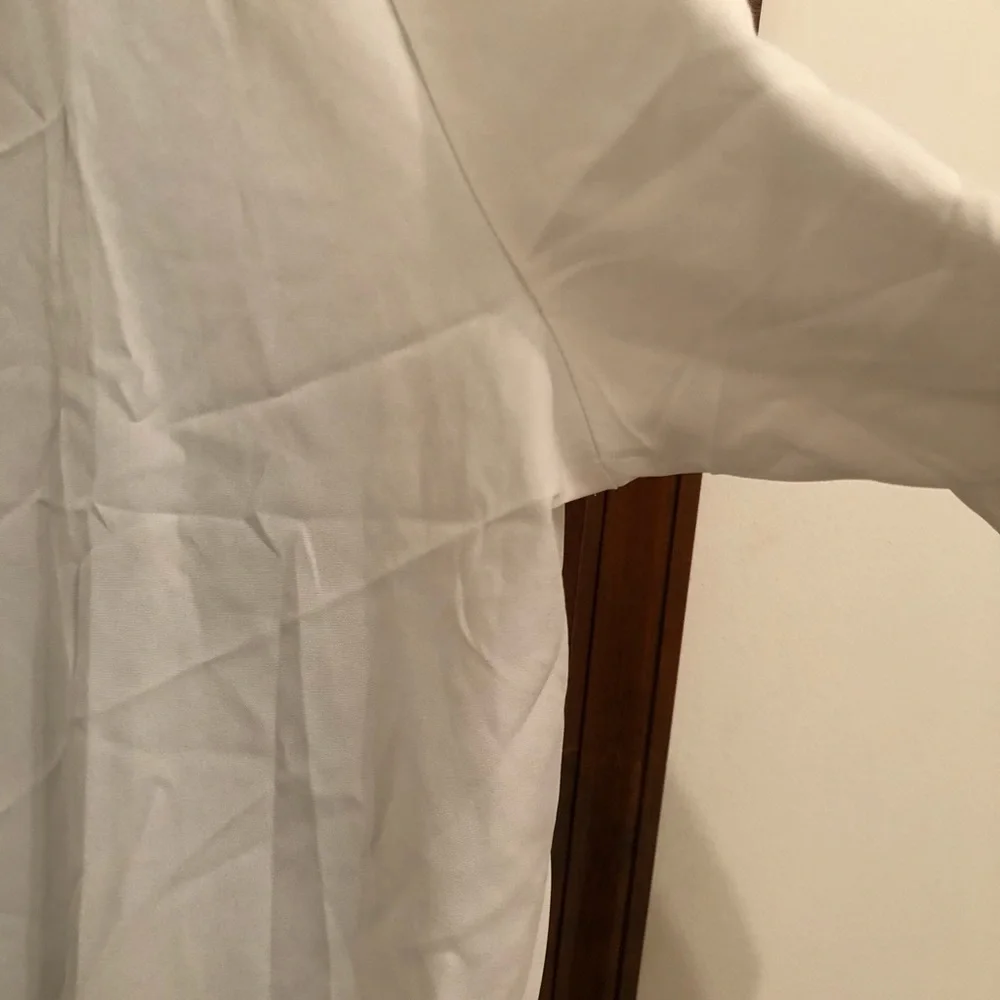 Crisp white shirt - Picture 3 of 5